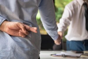 Señales de deslealtad empresarial: Cómo detectar amenazas internas y externas